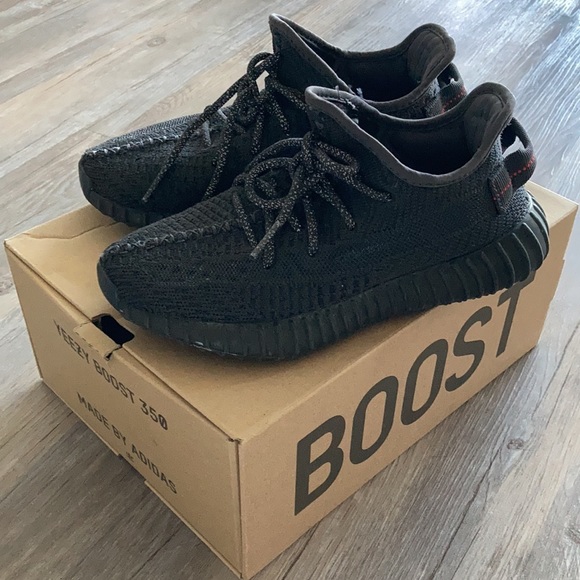 Yeezy BOOST 350 V2 static